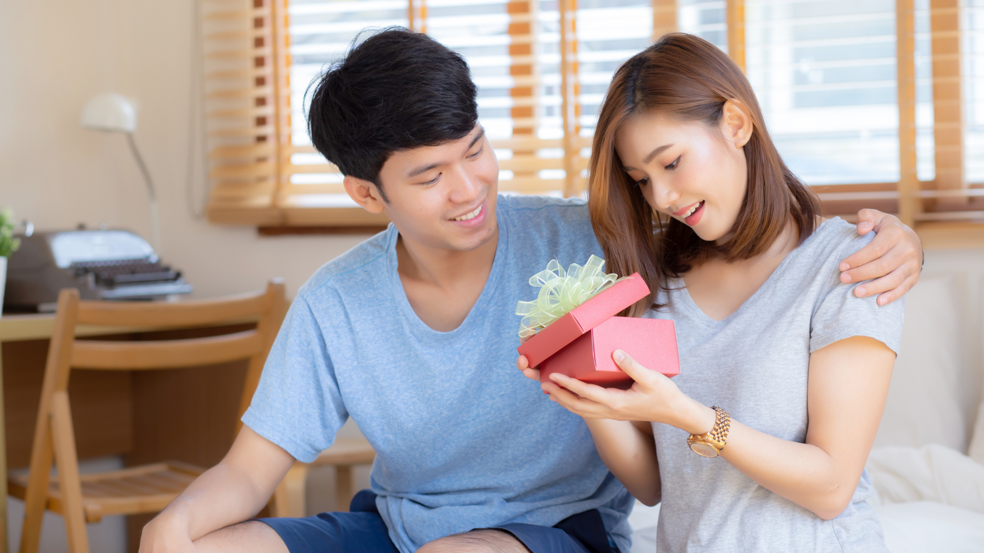 Top Eco-Friendly Gift Ideas for National Girlfriend Day