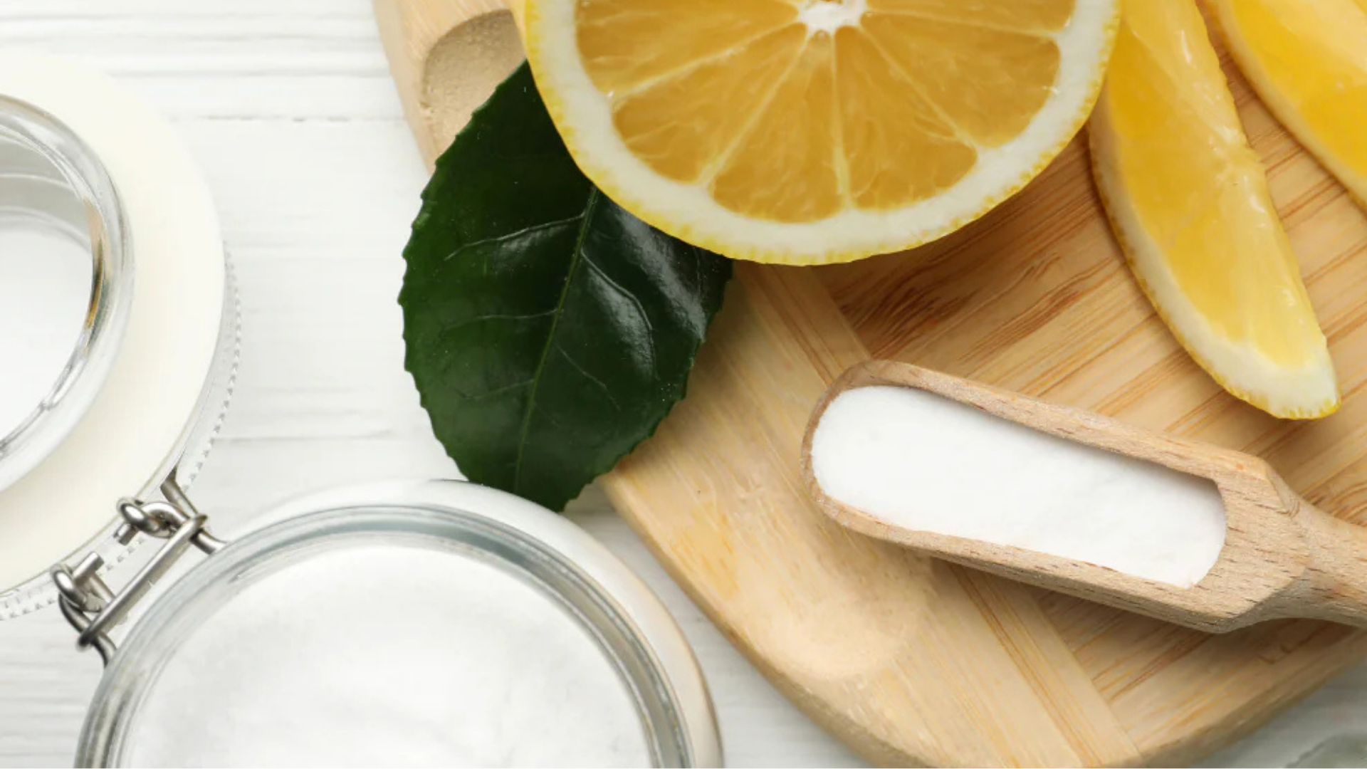 The Great Produce Wash-Off: Baking Soda vs. White Vinegar